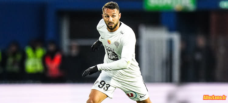 Haris Belkebla avant son match contre le RC Lens