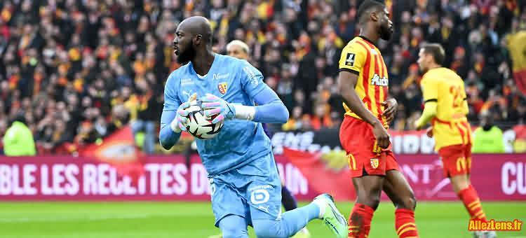 Hervé Koffi confirme dans les buts du RC Lens