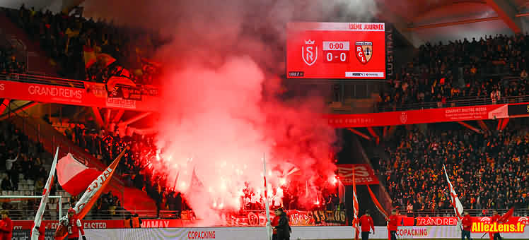 Les supporters du RC Lens sanctionnés pour utilisation d'engins pyrotechniques.