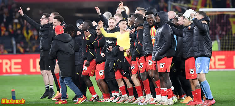 L'équipe du RC Lens sur des bons rails après sa victoire face à Rennes. La presse a noté les performances des joueurs.