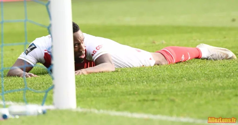 Monaco battu par le Paris FC