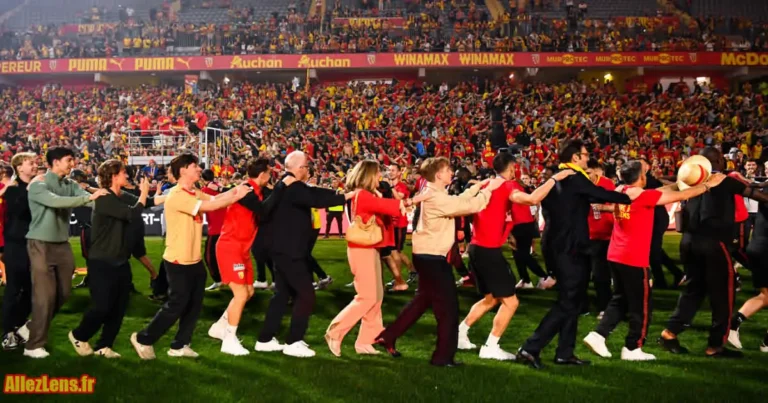 émotion devant la dignité et les larmes des supporters du RC Lens après le titre.